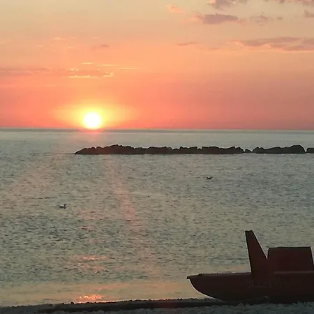 The House Of Friends Costa Dei Trabocchi Tatil Evi Torino di Sangro