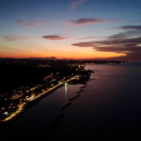 度假居 The House Of Friends *